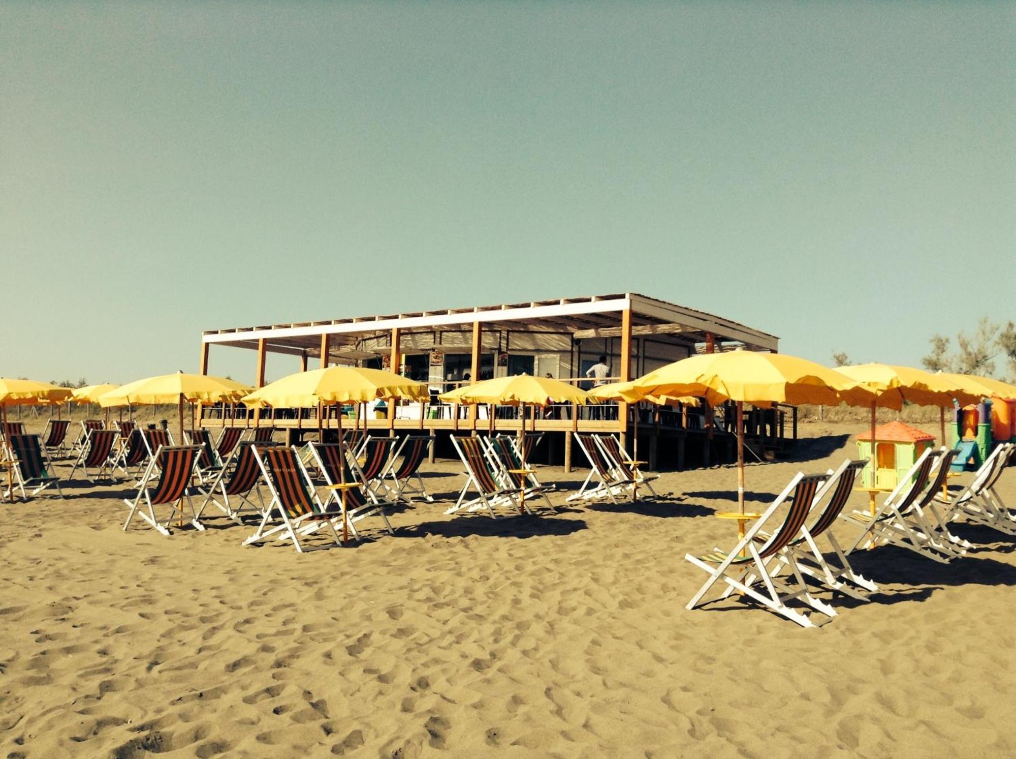 Camping Casa Di Caccia Marina Di Bibbona Bagian luar foto