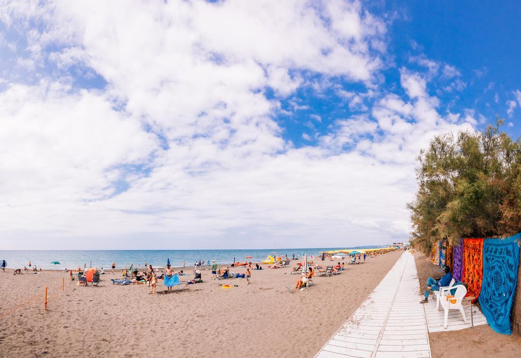 Camping Casa Di Caccia Marina Di Bibbona Bagian luar foto