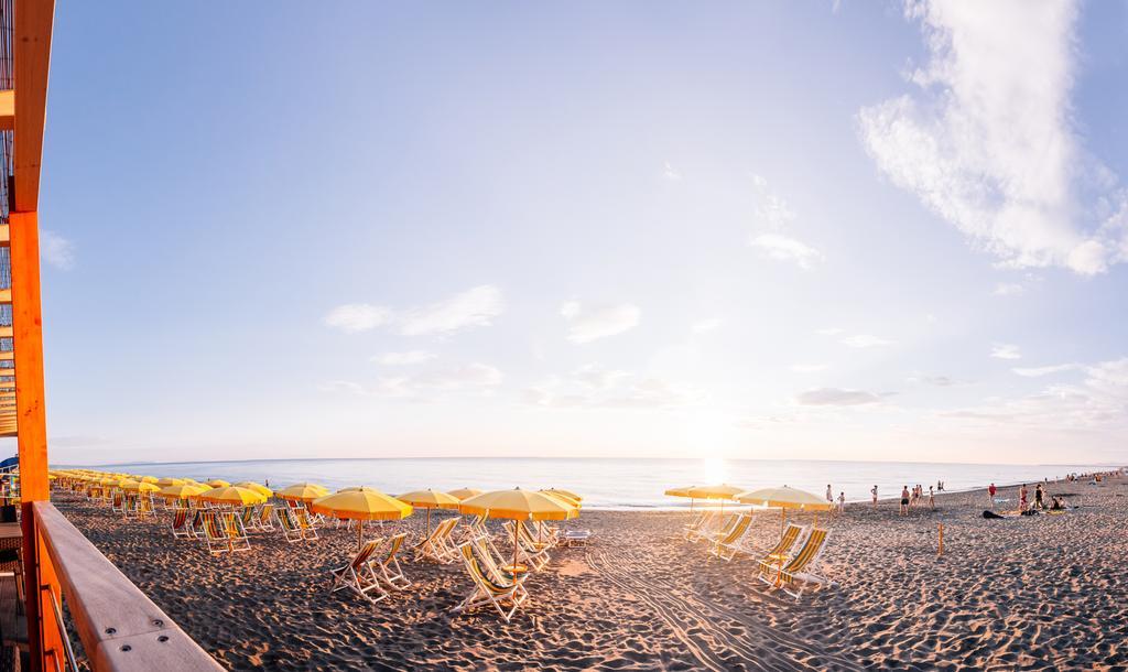 Camping Casa Di Caccia Marina Di Bibbona Bagian luar foto