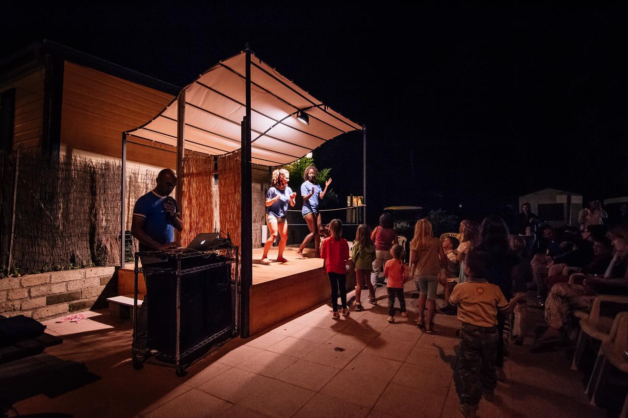 Camping Casa Di Caccia Marina Di Bibbona Bagian luar foto