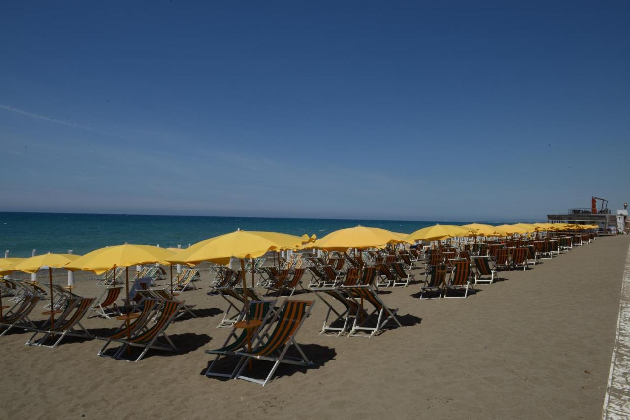 Camping Casa Di Caccia Marina Di Bibbona Bagian luar foto